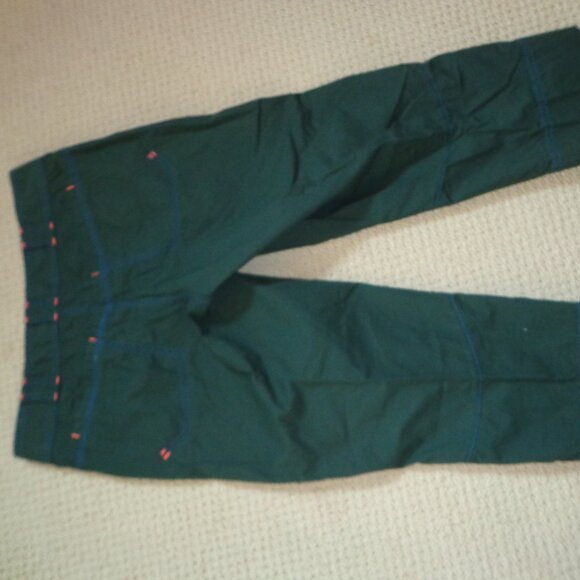 Title nine Boulder Knicker Ripstop Capris 4 Forest Zip/Double Snap Closure - Picture 4 of 12